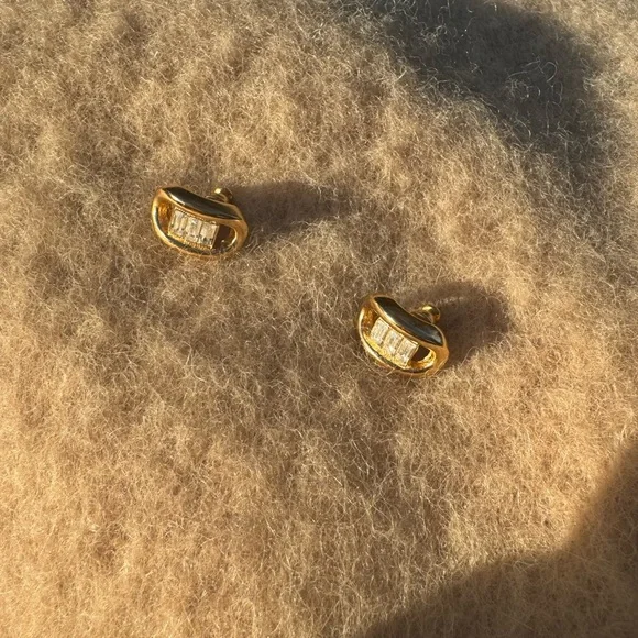 Christian Dior Designer Stacked Stud Earrings - Picture 5 of 9